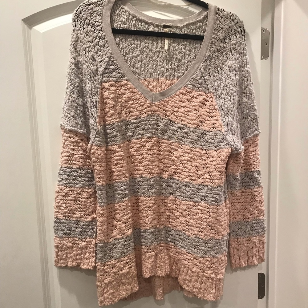 Free People Size Small Knit Sweater Gray Pink - Picture 2 of 5